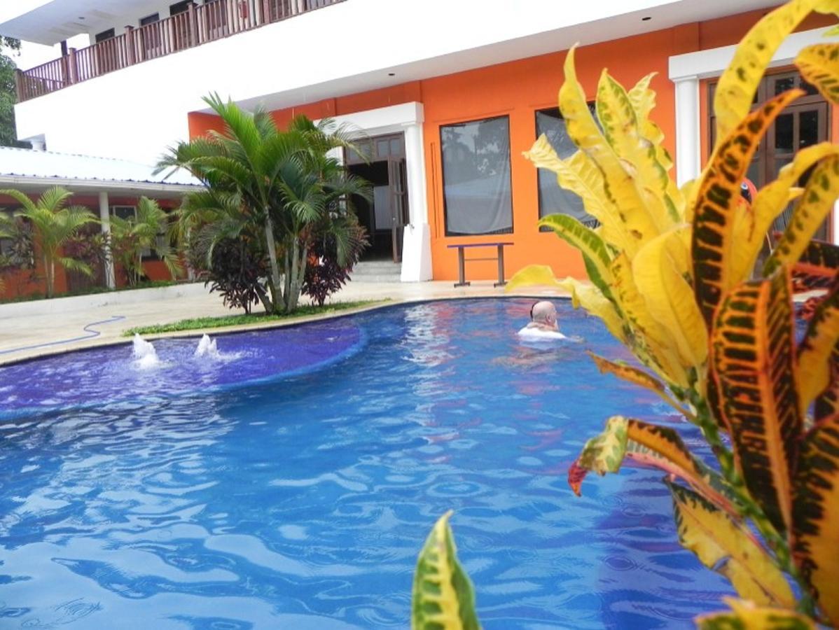 Hotel Puerto Libre Puerto Barrios Exterior foto